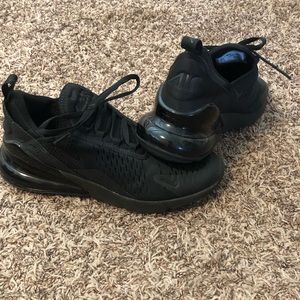 All Black Nike Airmax 270 Size 8.5 in Women’s (7y)